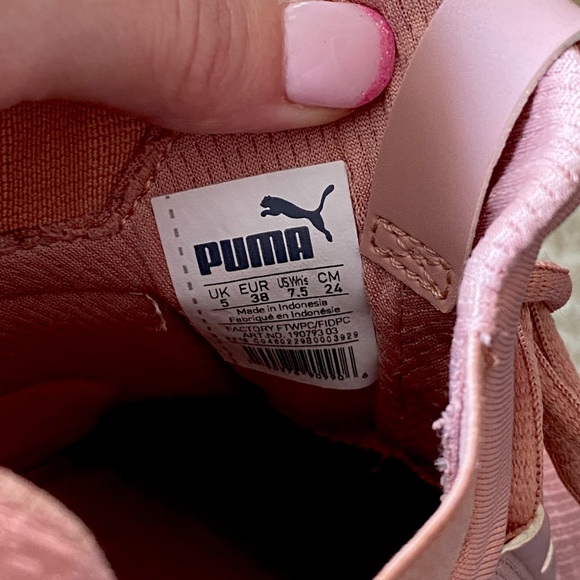 Rose pink PUMA shoes women’s 7.5 - Picture 5 of 5